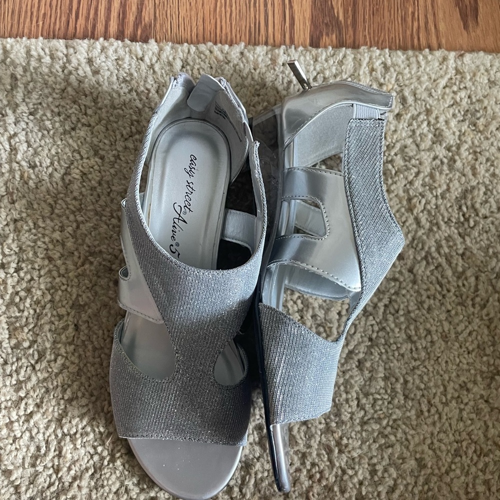 Easy Street Silver Heels with Peep-Toe Design - Picture 3 of 5